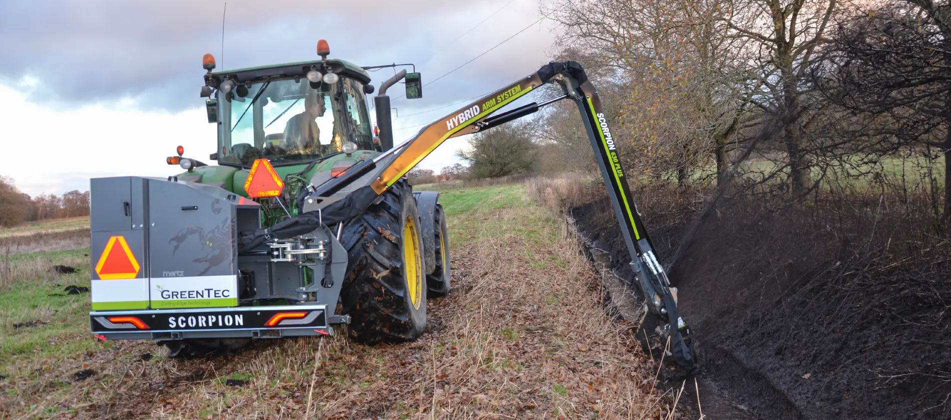Ditch cleaning attachment for tractor