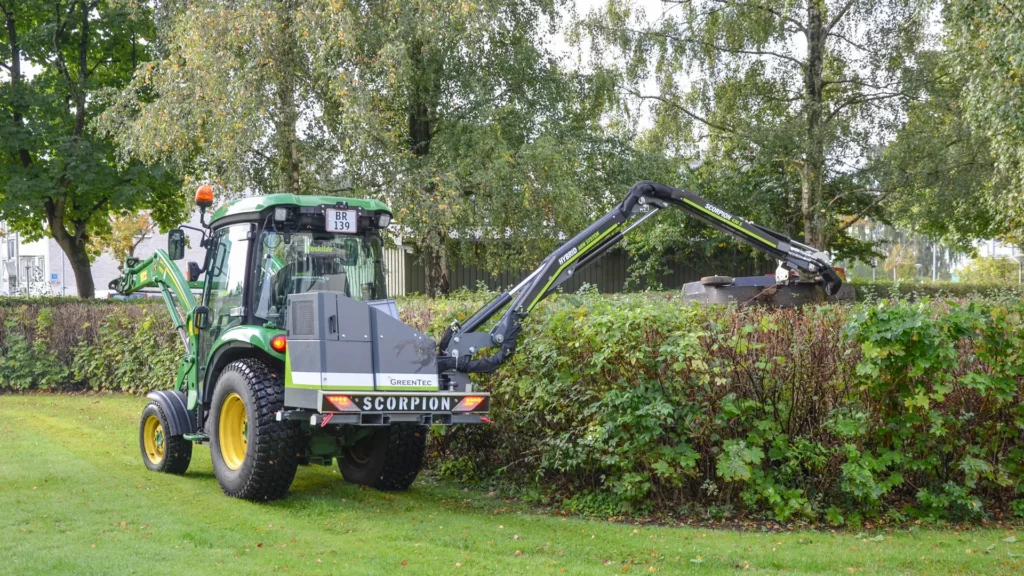 Roskilde Ejendomsservice maintains green areas with GreenTec boom mower