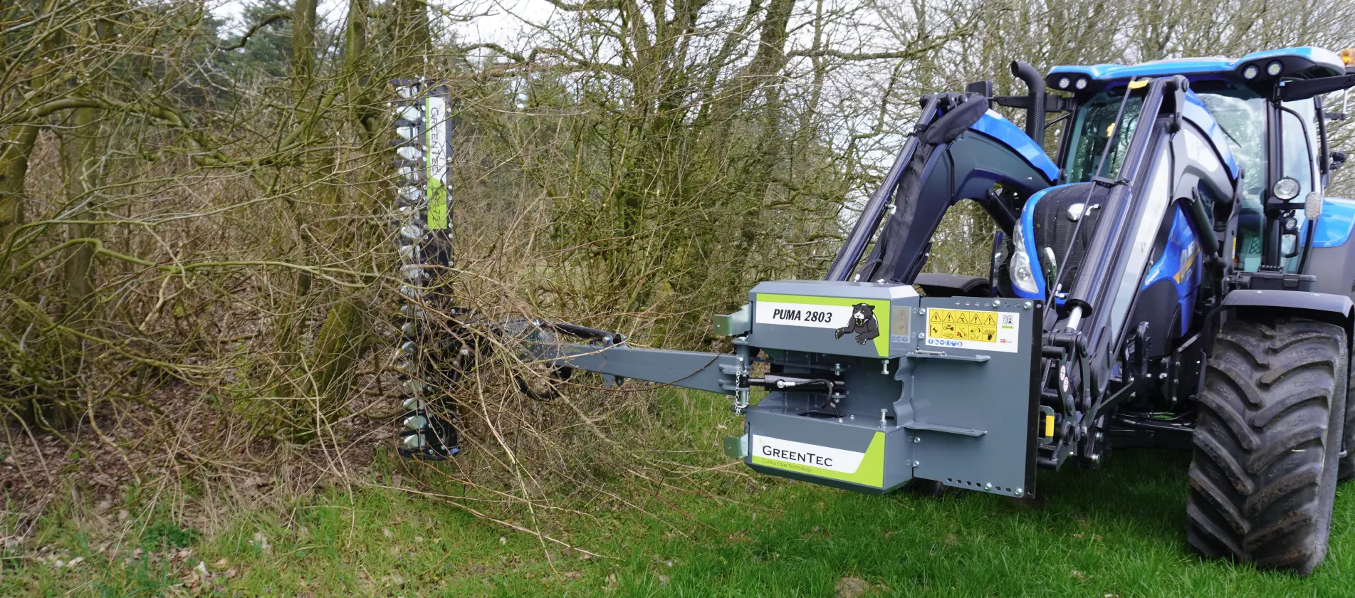 Hydraulic hedge cutter attachment for tractor