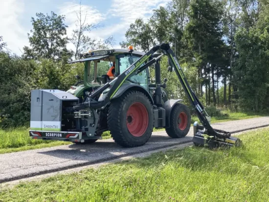 Grass mowing in verges with GreenTec machines
