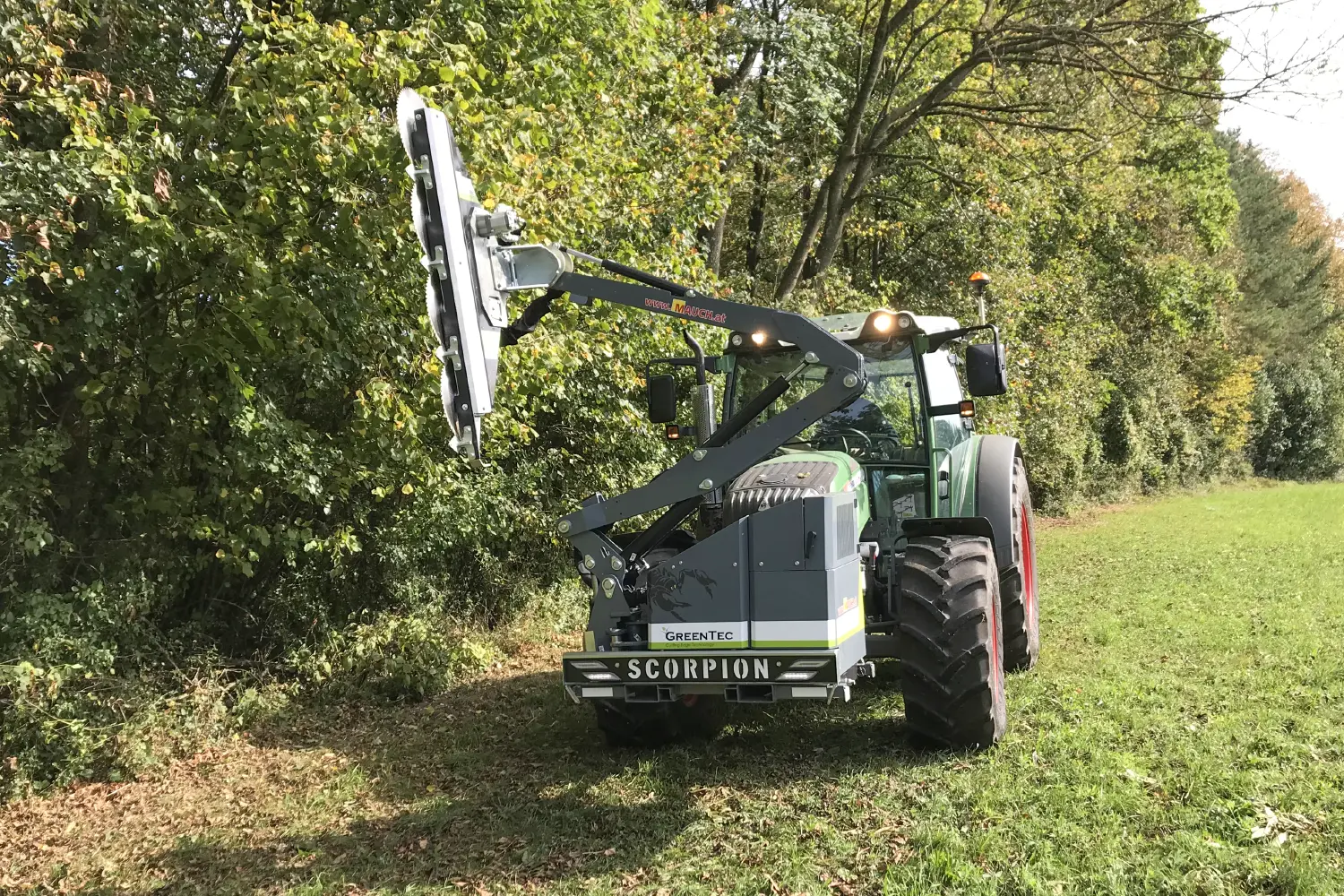 Auslegemulcher Frontanbau Traktor